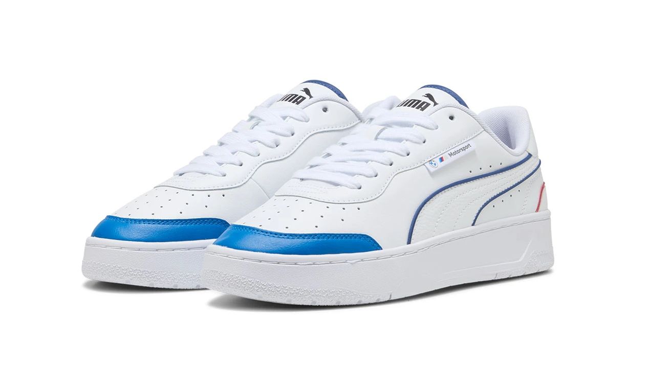 Zapatillas blancas BMW M Motorsport OEM 80195B5D107 unisex con detalles en colores M y logos en talón y lengüeta. Original BMW.