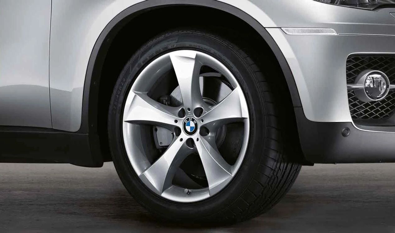 Llanta de aluminio diseño estrella 259 OEM 36116778589 para BMW E71, E72. Original BMW.