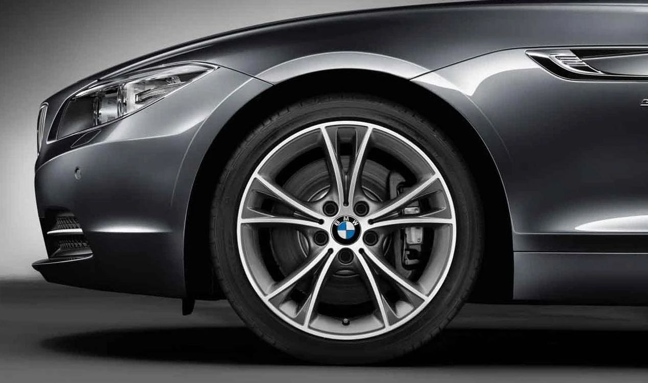Llanta de aleación tipo V-Spoke 515 OEM 36116855530 para BMW Z4 E89 (modelos sDrive18i, sDrive20i, sDrive23i). Original BMW.