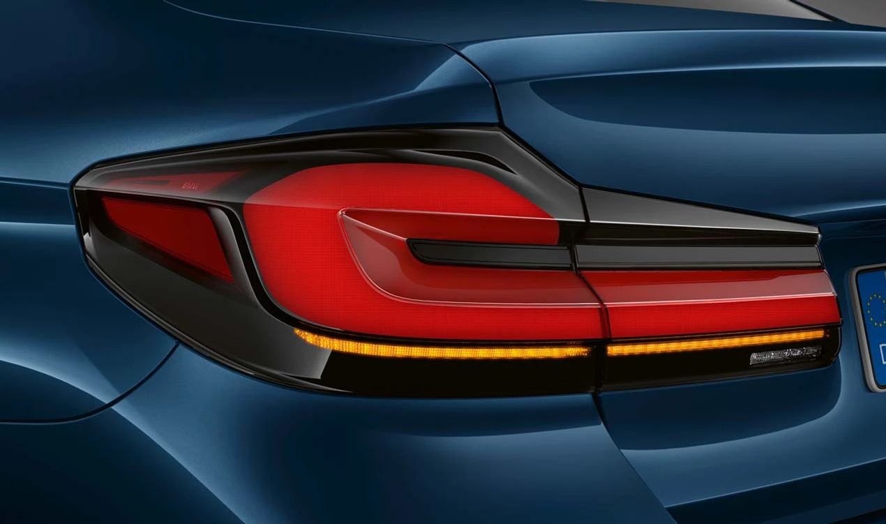 Kit de actualización pilotos traseros LED restyling OEM L241000277 para BMW Serie 3 G20, G21 (hasta 07/2020). Mejora estética y tecnología. Compatible solo modelos antes del facelift. Original BMW.