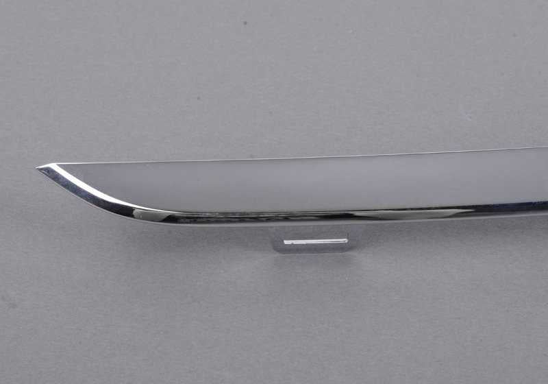 Moldura central OEM 51117396833 para BMW F30, F31. Original BMW.