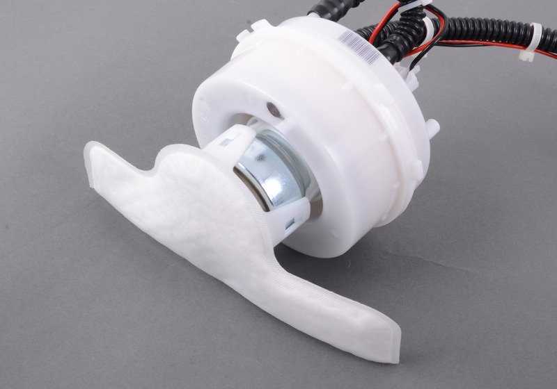 Bomba de combustible OEM 16117260636 para BMW F07, F10, F11, F06, F12, F13 (modelos 550i y 550i xDrive). Repuesto original BMW.