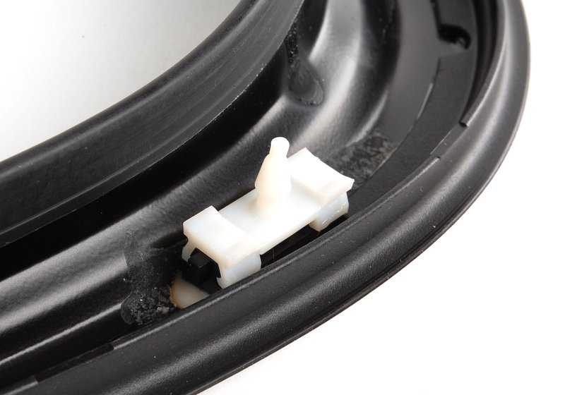 Tapa embellecedora izquierda OEM 51138208405 para BMW E38 725tds, 728i (todas las versiones). Color negro. Original BMW.