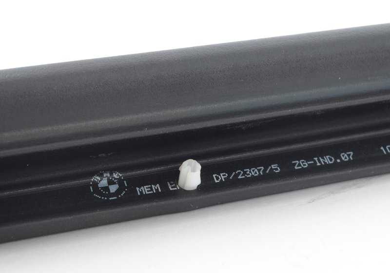 Junta de goma entrada puerta derecha OEM 51337221180 para BMW F12, F12N, F13, F13N. Original BMW.