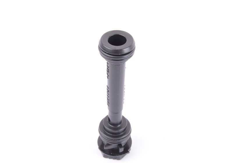 Tubo guía del radiador OEM 17117521781 para BMW E81 116i (todos los modelos compatibles). Pieza original BMW.