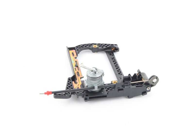 Cerradura con llave derecha OEM 51218245354 para BMW E39 {520d, 520i}. Original BMW.