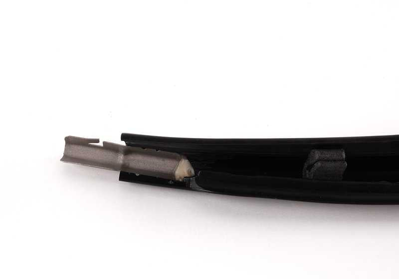 Tapa embellecedora izquierda OEM 51138208405 para BMW E38 725tds, 728i (todas las versiones). Color negro. Original BMW.