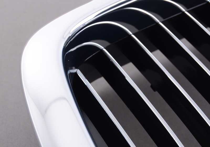 Rejilla decorativa izquierda OEM 51138172279 para BMW Serie 7 (E38). Original BMW.