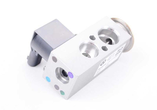 Válvula de expansión de aire acondicionado OEM 64116845413 para BMW {F45, F45N, I01, I01N, I12, I12N, I15, F48N, F49, F49N} y MINI {F54, F56E, F56F, F60, F60N}. Original BMW y MINI.