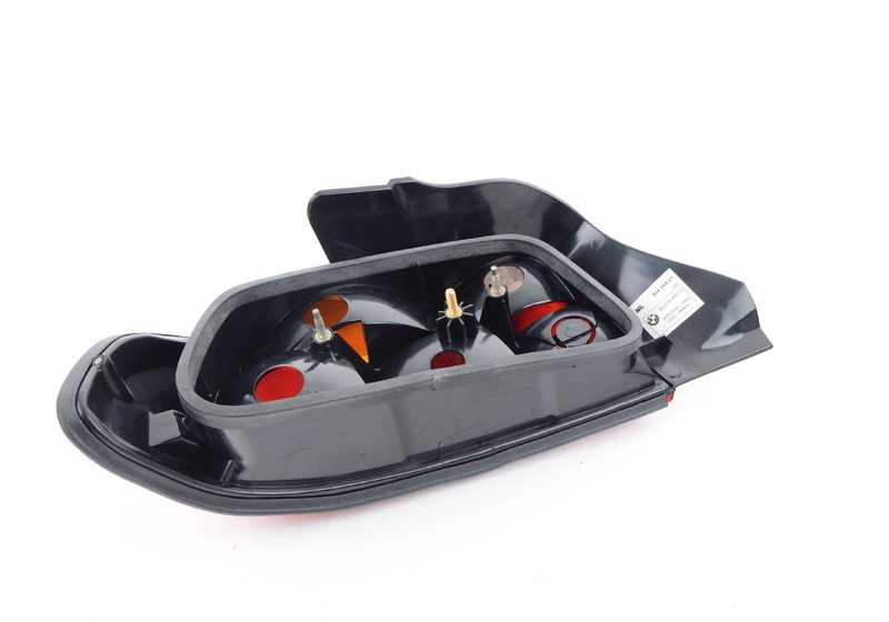 Piloto trasero derecho OEM 63218389714 para BMW E36 Berlina, Touring y Compact. Original BMW.