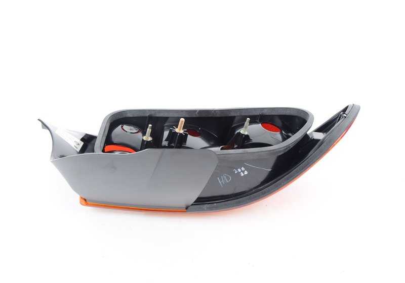 Piloto trasero derecho OEM 63218389714 para BMW E36 Berlina, Touring y Compact. Original BMW.