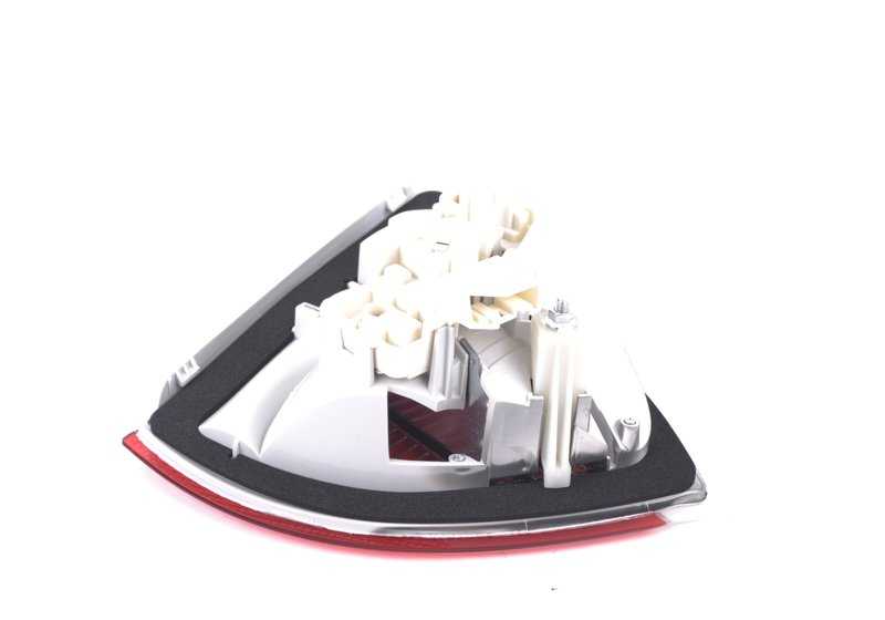 Piloto traseiro direito OEM 63217160064 Para modelos BMW 3 E91 (318D, 318i) fabricados entre 2006 e 2008. BMW original.