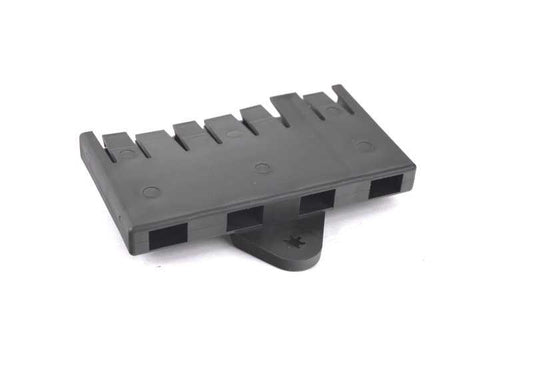 Cubierta conector eléctrico OEM 61131393791 para BMW E36 y Z3. Compatible con todos los modelos: E36 (316i, 318i, etc.), Z3 (1.8, 1.9, etc.). Original BMW.