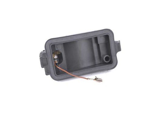 Tapa embellecedora antiniebla izquierda OEM 63178352813 para BMW E38 728i, 730i. Compatible con versiones automáticas y manuales. Original BMW.