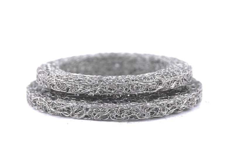 Anillo de sujeción OEM 11657843160 para BMW F10, F90, G90, F06, F06N, F12, F12N, F13, F13N, G70, F91, F92, F93, F85, F95, F95N, G05, F86, F96, F96N, G06, G07, G09. Original BMW.