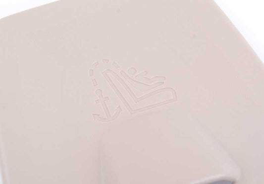 Embellecedor interior color oyster OEM 51469170555 para BMW F10, F01, F02. Compatible con versiones 518d y 520d con cambio manual y automático. Original BMW.