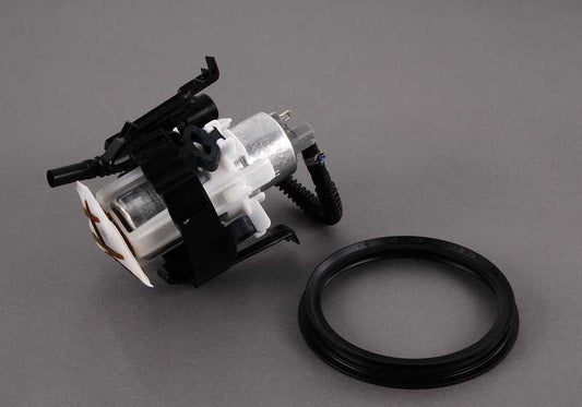Bomba de combustible OEM 16146752369 para BMW E39 M5 (modelos DE91 y DE92 con motor S62, cambio manual y tracción trasera). Original BMW.
