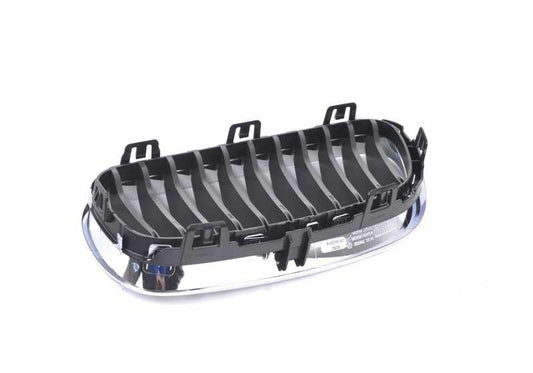 rejilla decorativa delantera derecha OEM 51137295522 para BMW F22, F23. Original BMW.