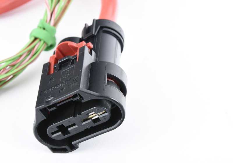 Cableado EPS OEM 61119307555 para BMW F30, F31, F34, F32, F33, F82. Arnés eléctrico original BMW compatible con varios modelos de la Serie 3 y Serie 4. Ideal para reparación o sustitución del sistema EPS.