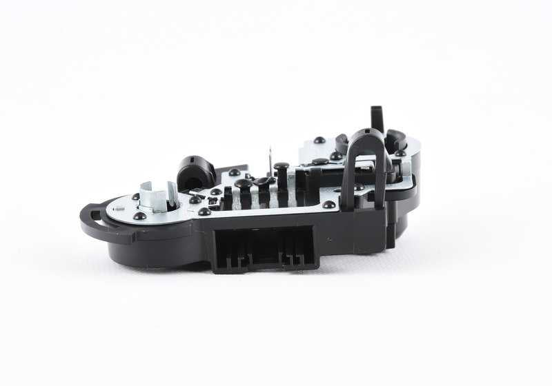 Rear Tailgate Left Lamp Holder for BMW 3 Series F30, F31, F35, F80 (OEM 63217313059). Original BMW