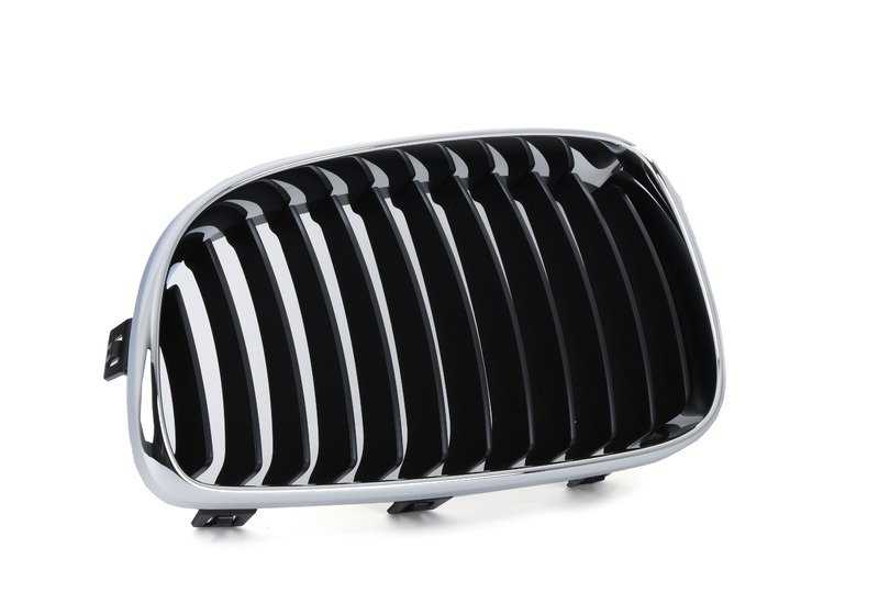 Rejilla de adorno con marco cromado izquierdo OEM 51137166439 para BMW Serie 1 E81, E87 LCI, E82, E88. Original BMW.
