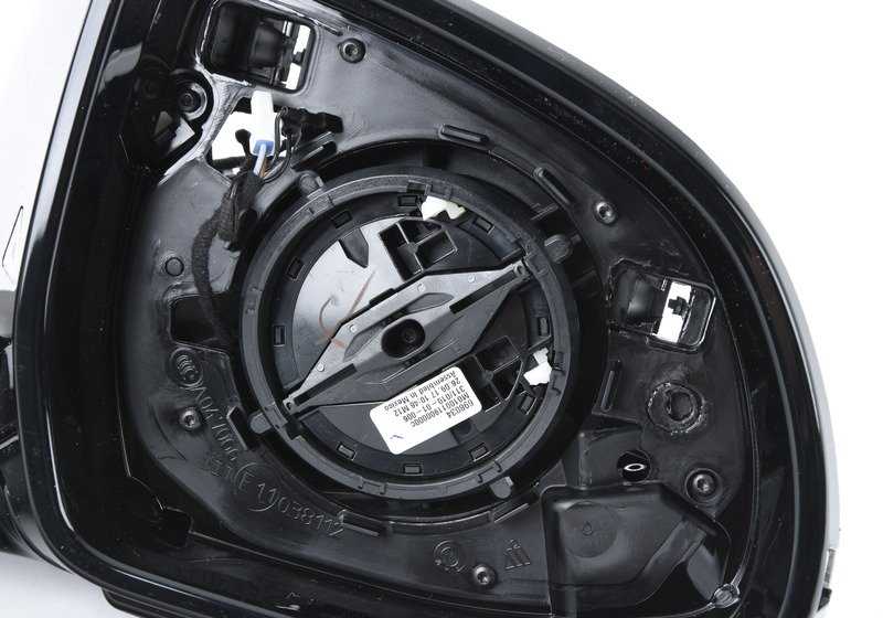 Carcasa de espejo retrovisor derecho (sin cristal, calefactable) OEM 51167364060 para BMW F15. Original BMW.