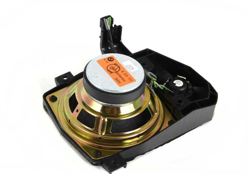 Altavoz trasero izquierdo sistema Top Hi-Fi Harman Kardon OEM 65138375771 para BMW E36. Original BMW.