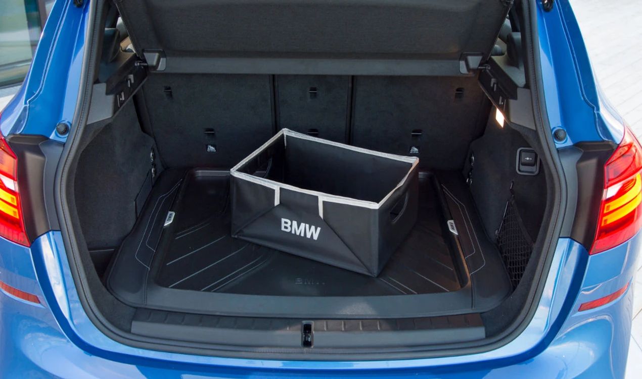 Alfombrilla de maletero rígida negro OEM 51472361659 para BMW Serie 2 F46 con tercera fila (modelos 214d, 216d) 2015-2022. Original BMW.
