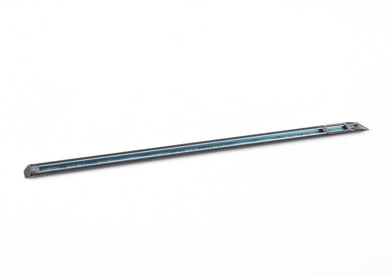 Moldura lateral delantera derecha OEM 51131970234 para BMW E31 840Ci, 840i, 850CSi. Compatible con versiones manuales y automáticas. Original BMW.
