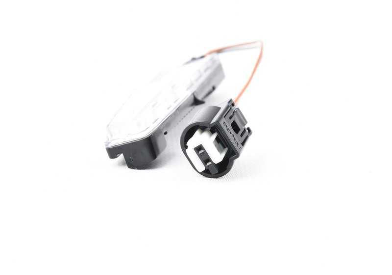 Luz intermitente retrovisor izquierdo OEM 63316913277 para BMW E60, E60N, E61, E61N, E63, E63N, E64, E64N. Original BMW.