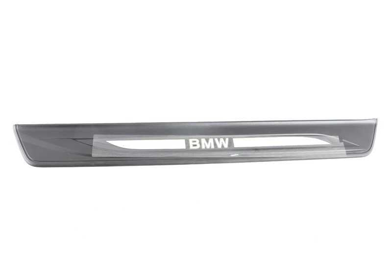 Embellecedor de entrada iluminado derecho OEM 51477203608 para BMW F10, F10N, F11, F11N, F18, F18N. Pieza original BMW.