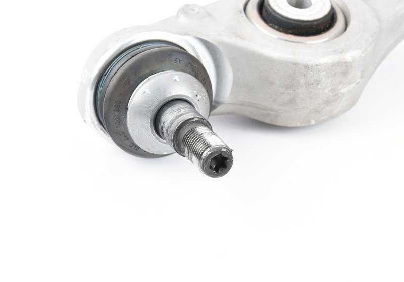 Brazo de suspensión delantero izquierdo con silentblock OEM 31126866197 para BMW i3 I12 y BMW i8 I15. Original BMW.