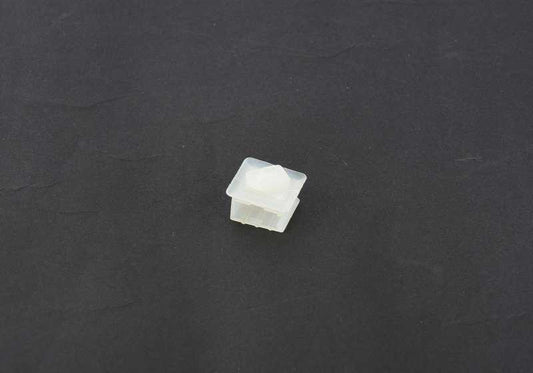 Soporte conector blanco OEM 61138365550 para BMW E87, E88, F20, F21, E36, E46, E90, E91, E92, E93, E39, E38, E65, E66, E84, E83, F25, E53, F15, F85, Z3, E89, E52. Original BMW.