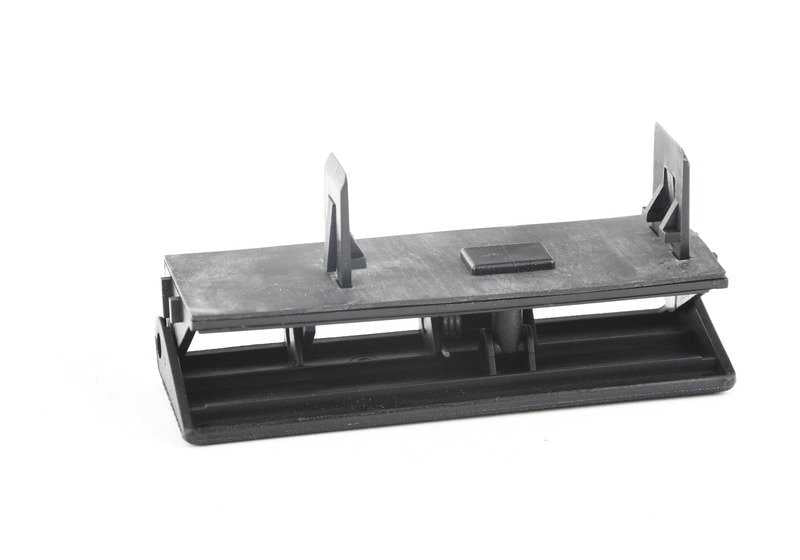 Pulsador apertura maletero OEM 51248108305 para BMW E34, E31. Compatible con sistema de cierre de maletero. Repuesto original BMW.