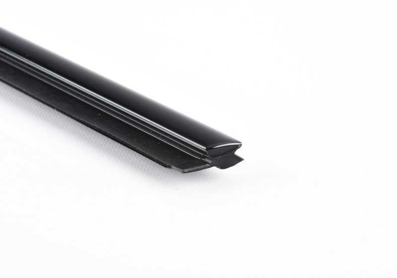 Cubierta exterior de marco de ventana derecha OEM 51337292564 para BMW F32, F32N, F33, F33N, F82, F82N, F83, F83N. Original BMW.