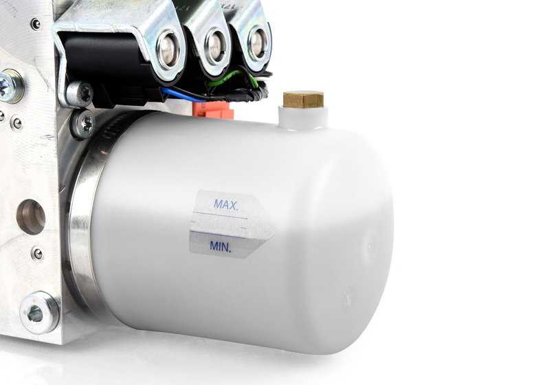 Hydraulic pump for BMW 1 Series E88 (OEM 54347190715). Genuine BMW