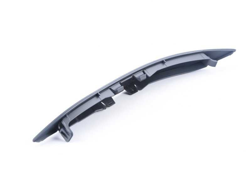 Embellecedor trasero derecho imprimado OEM 51127166662 para BMW E60, E61. Original BMW.