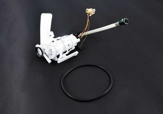 Right fuel pump with pump in deposit OEM 16117217260 for BMW 7 F01 and F02 (760i, 760li). Compatible with N74 engines. Original BMW.