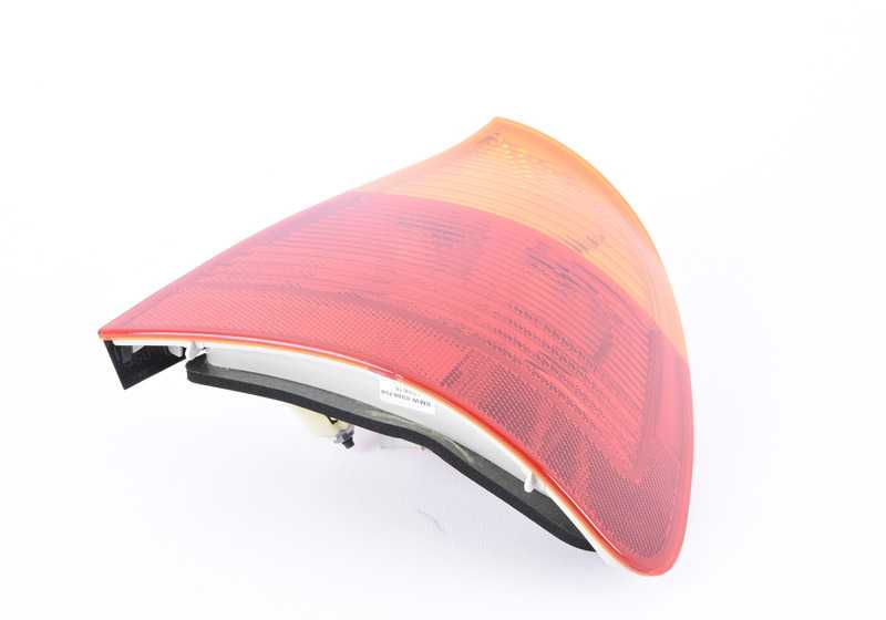 Piloto trasero derecho OEM 63218368758 para BMW E46. Compatible con todos los modelos E46 (Berlina, Touring, Coupé, Cabrio, Compact). Recambio original BMW.