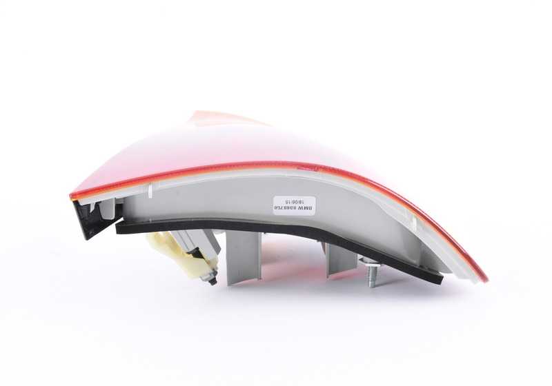 Piloto trasero derecho OEM 63218368758 para BMW E46. Compatible con todos los modelos E46 (Berlina, Touring, Coupé, Cabrio, Compact). Recambio original BMW.