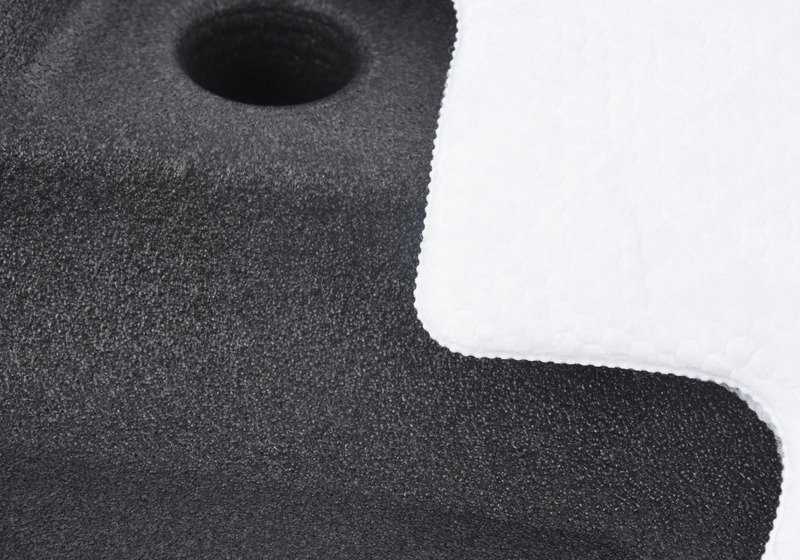 Aislante acústico puerta delantera derecha OEM 51487366706 para BMW F10, F11, F18. Original BMW.