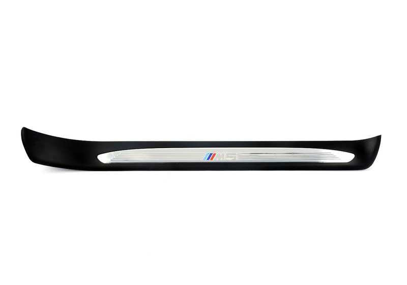 Moldura M estribo trasero izquierdo OEM 51477898818 para BMW Serie 5 E60, E61 M5. Original BMW.