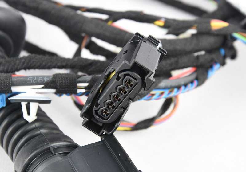 Cablaggio lato passeggero OEM 61129313645 per BMW F30, F31, F80. BMW originale.