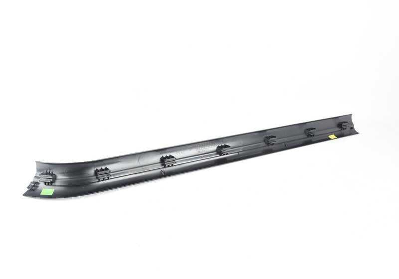 Tapa embellecedora interior derecha entrada OEM 51477339622 para BMW F21, F22, F23, F87. Original BMW.