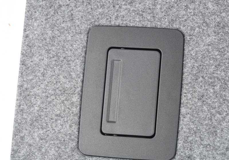 Bandeja maletero OEM 51476953753 para BMW E90, E91, E92. Pieza original BMW.