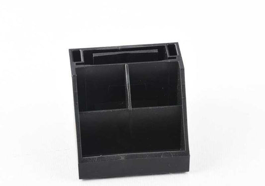 Soporte inferior del radiador OEM 17117544526 para BMW E60 520i, 525i, 530i. Compatible con modelos de 2003 a 2005. Repuesto original BMW.