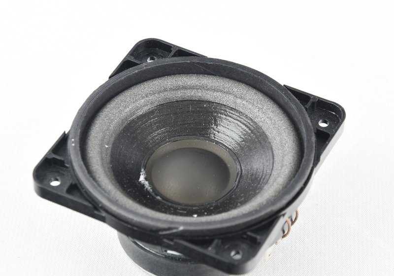 Altavoz OEM 65131382957 para BMW Serie 8 E31 {840Ci, 840i, 850CSi} todos los modelos compatibles. Repuesto original BMW.