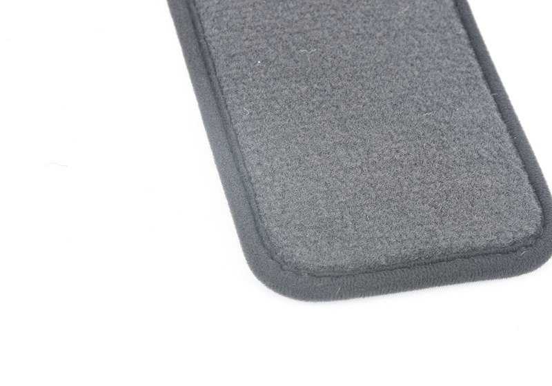 Alfombrillas traseras 3ª fila OEM 51477448604 para BMW X5 F15 (modelos con 3ª fila de asientos). Original BMW.