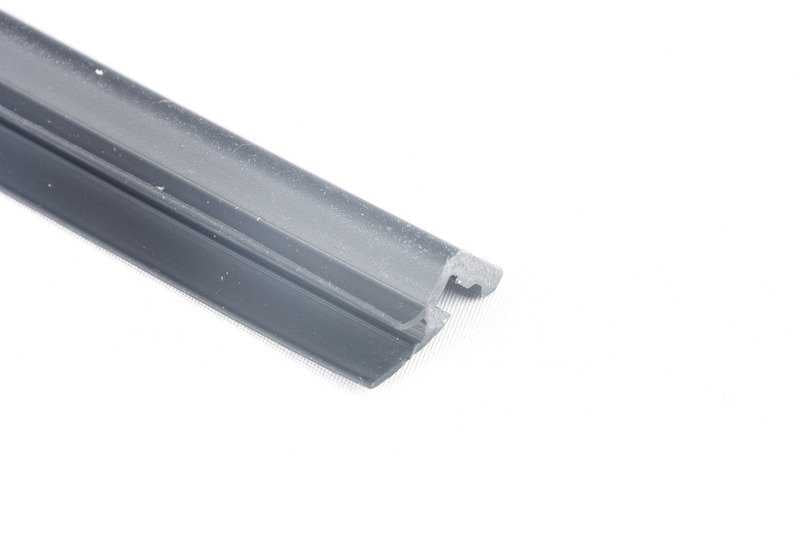 Couverture du canal intérieur droit pour BMW E60, E60N, E61, E61N (OEM 51227049438). BMW d'origine.