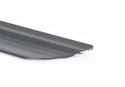 Burlete inferior de puerta derecha OEM 51703331192 para BMW X3 E83 y E83N. Original BMW.